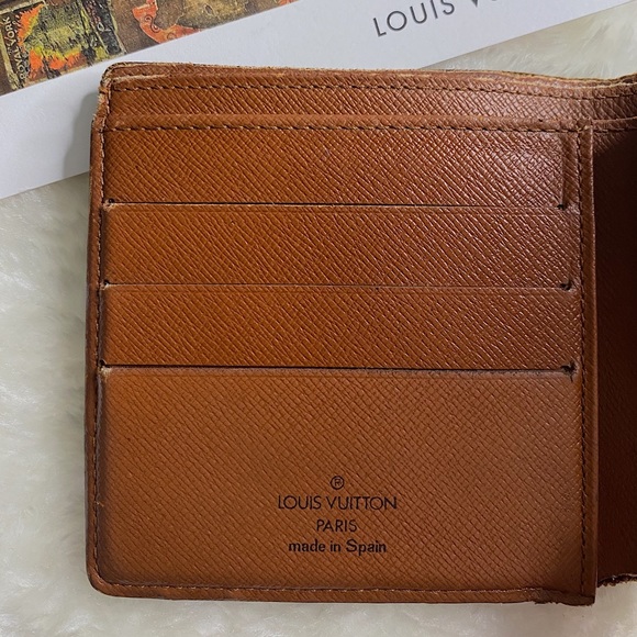 SOLD- Louis Vuitton wallet - Picture 3 of 7